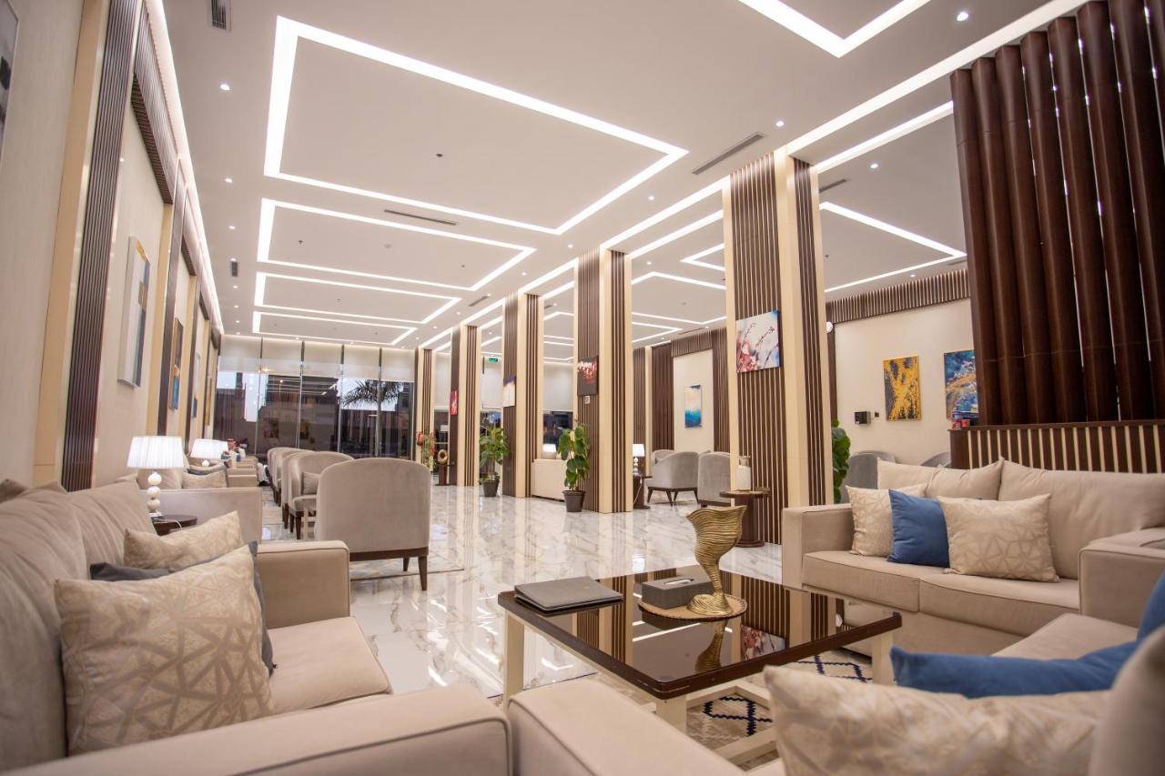 Golden Bujari Hotel - Diyafa Khamis Mushait Bagian luar foto