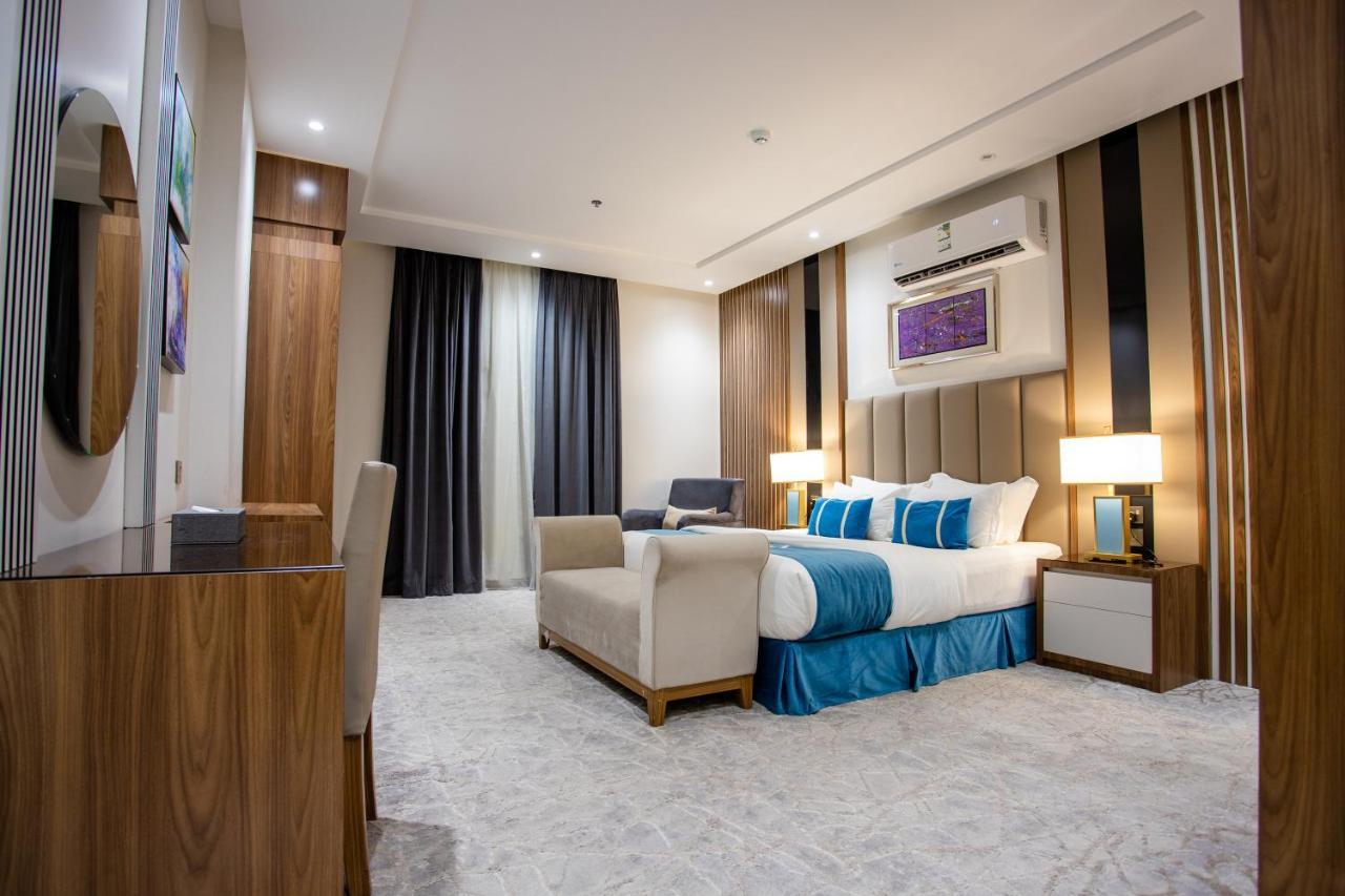 Golden Bujari Hotel - Diyafa Khamis Mushait Bagian luar foto