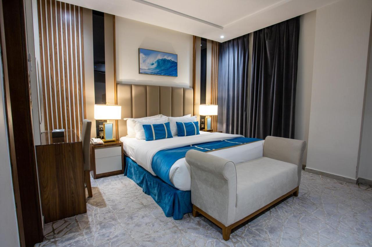 Golden Bujari Hotel - Diyafa Khamis Mushait Bagian luar foto