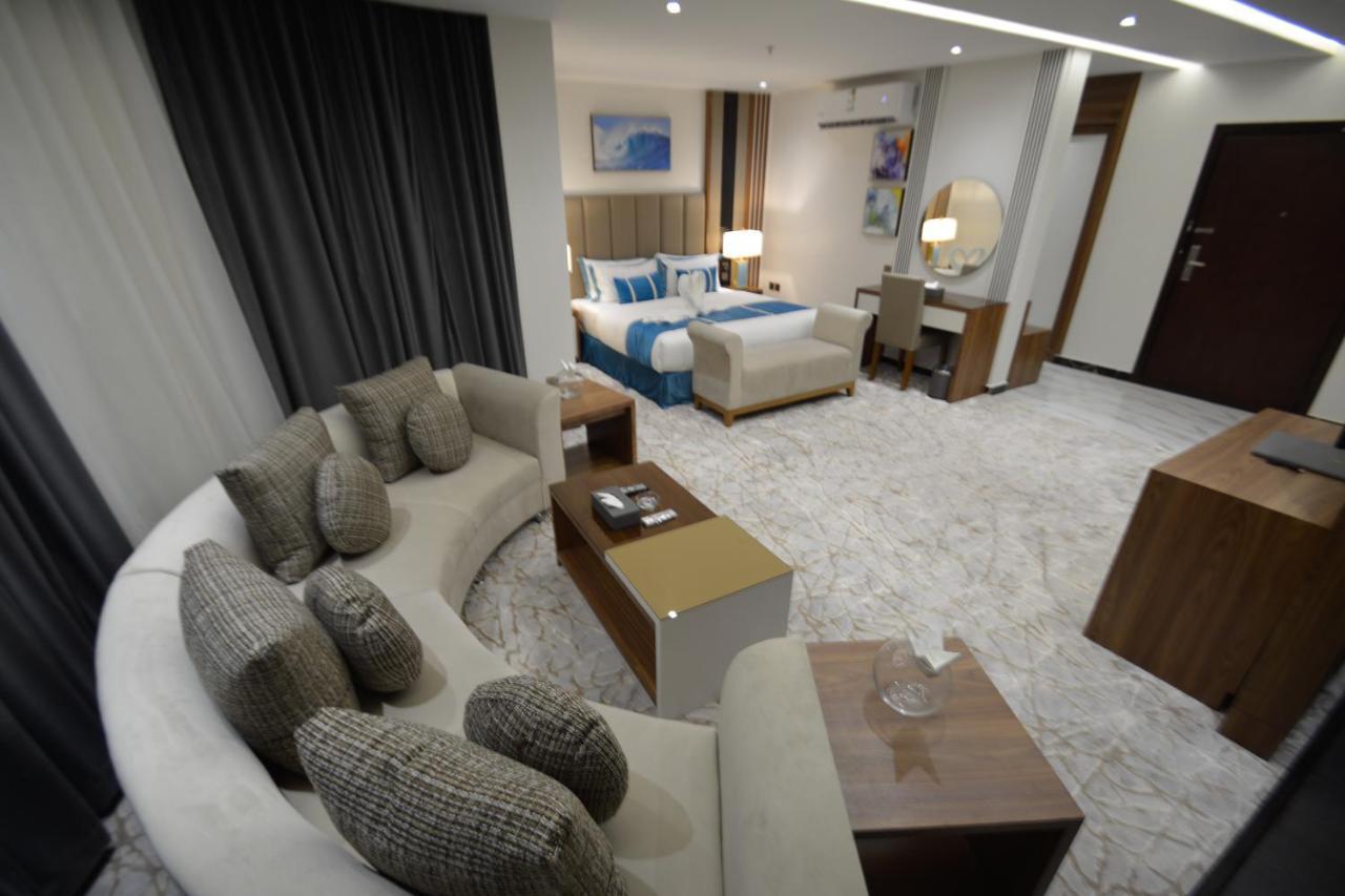 Golden Bujari Hotel - Diyafa Khamis Mushait Bagian luar foto