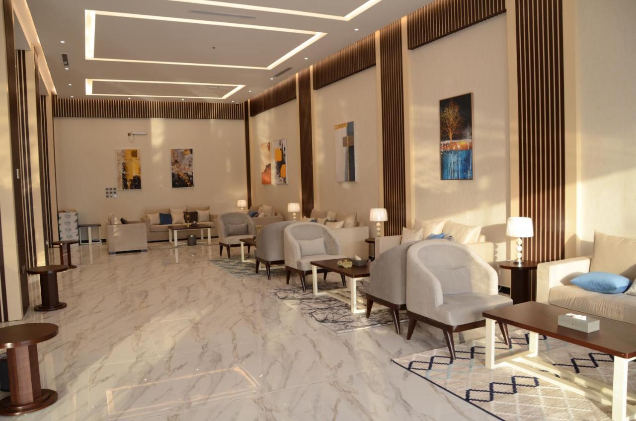 Golden Bujari Hotel - Diyafa Khamis Mushait Bagian luar foto