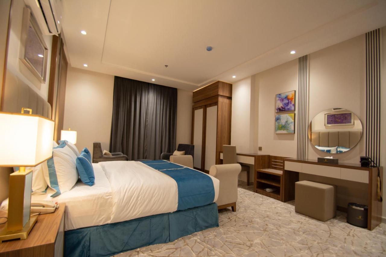 Golden Bujari Hotel - Diyafa Khamis Mushait Bagian luar foto