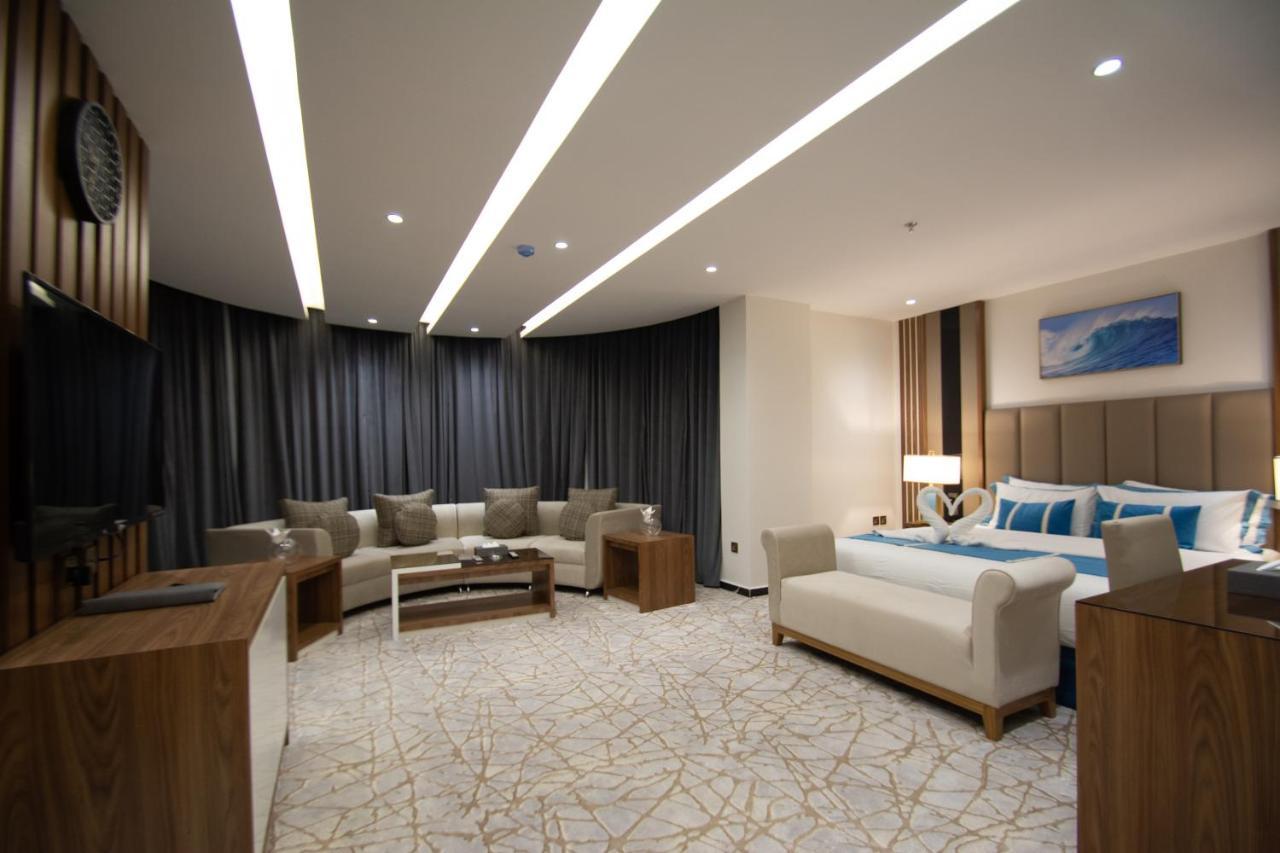 Golden Bujari Hotel - Diyafa Khamis Mushait Bagian luar foto