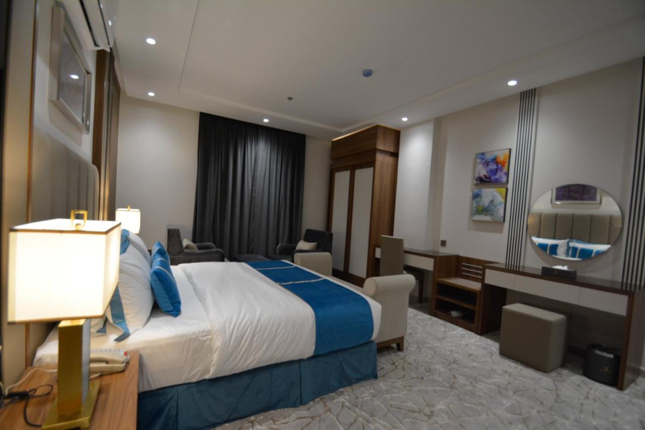 Golden Bujari Hotel - Diyafa Khamis Mushait Bagian luar foto