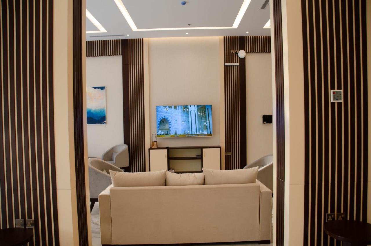 Golden Bujari Hotel - Diyafa Khamis Mushait Bagian luar foto